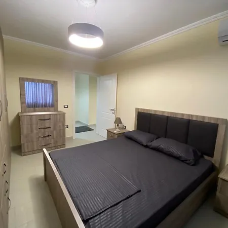 In Grand Blue Fafa Golem Apartment *